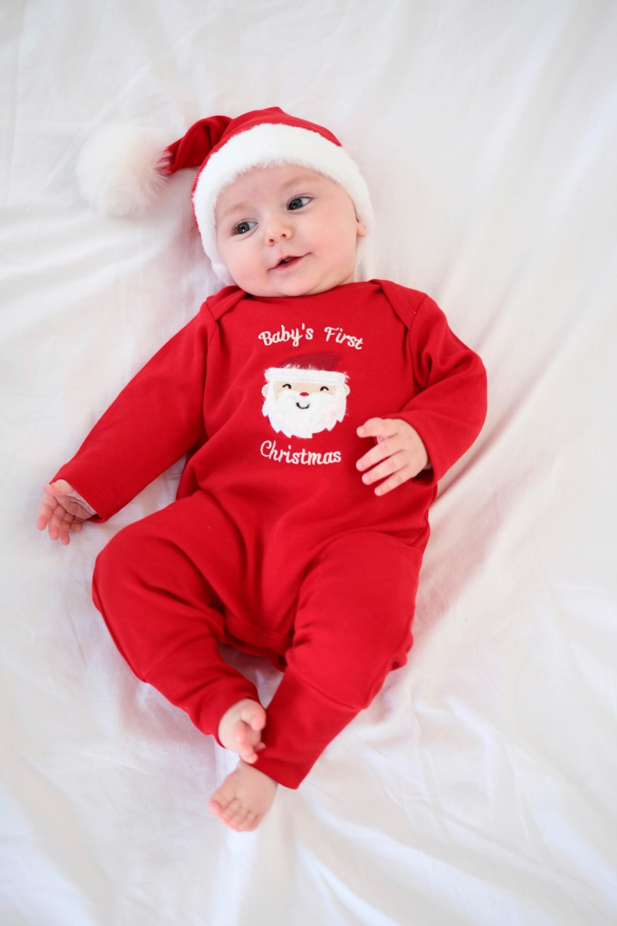 İlk Yılbaşım Noel Baba Nakışlı Şapkalı Unisex Bebek Tulum Seti / Kırmızı