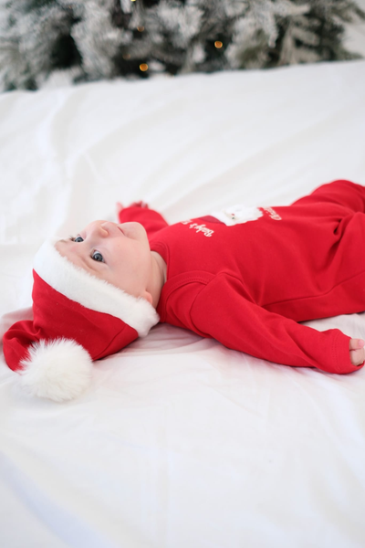 İlk Yılbaşım Noel Baba Nakışlı Şapkalı Unisex Bebek Tulum Seti / Kırmızı