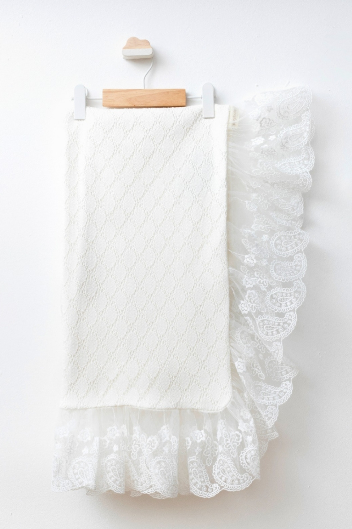 Dentelle Ecru Triko Bebek Battaniyesi – 90×90 cm / Beyaz