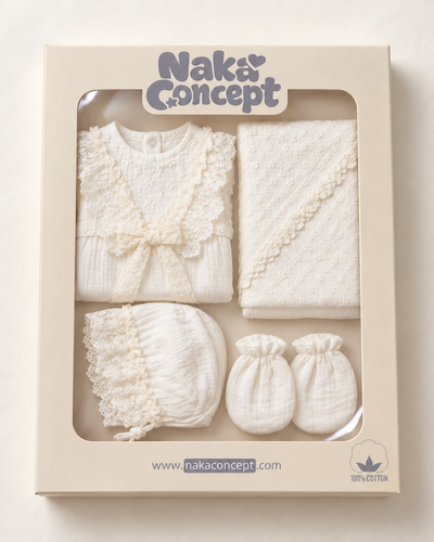 Lina Lace Kopanakı Dantel Detaylı Müslin 4 Parça Kız Bebek Hastane Çıkış Seti / Krem