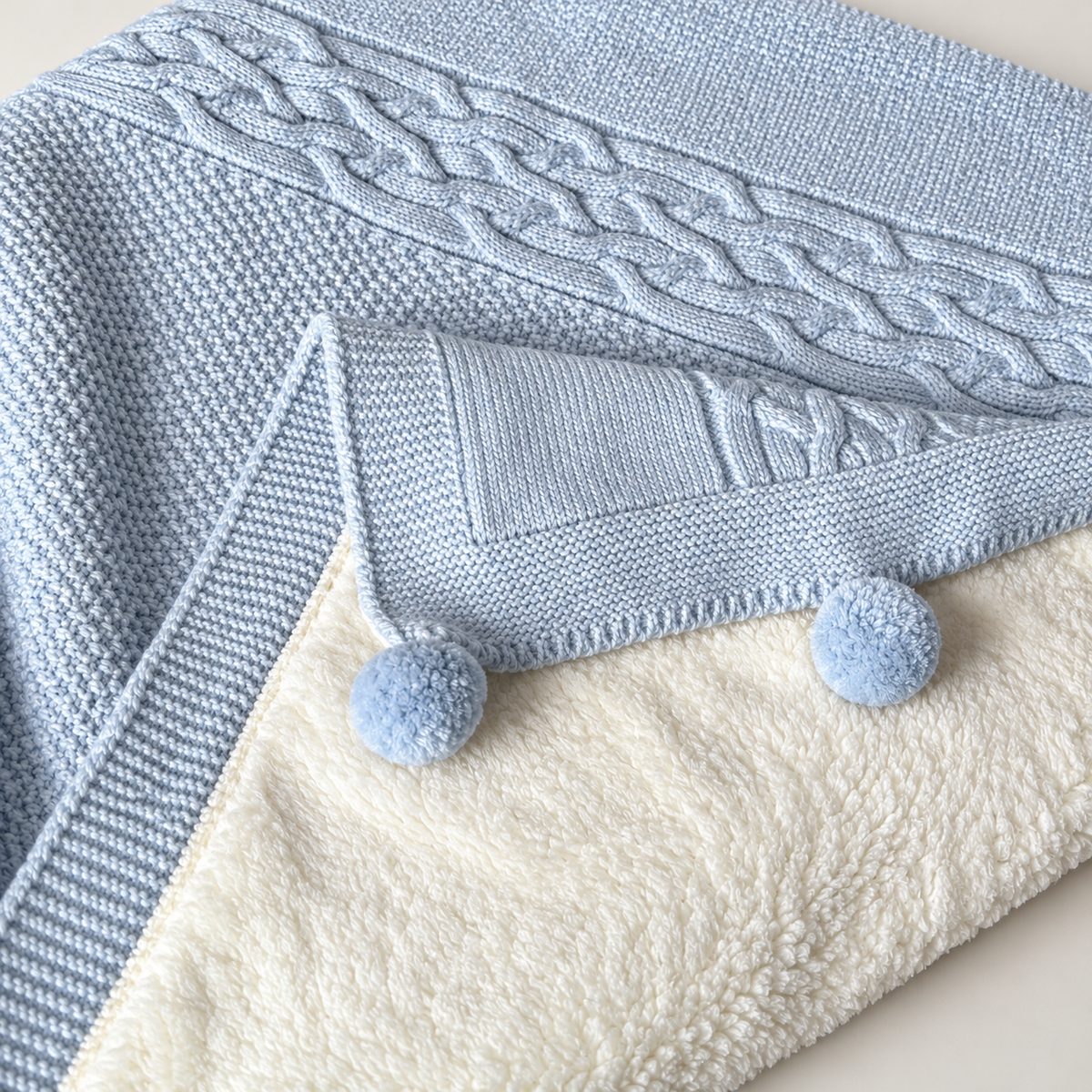 Cozy Knit Welsoft Astarlı Ponponlu Triko Bebek Battaniyesi