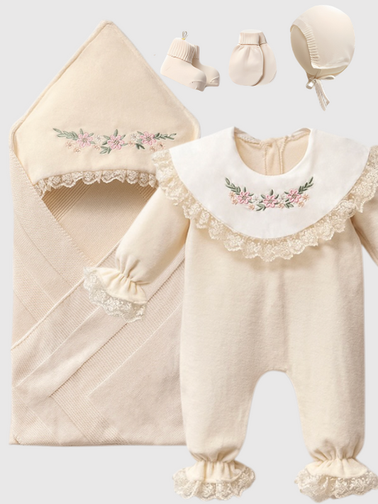 Çiçek Nakışlı Kadife Triko Kız Bebek Hastane Çıkış Seti – 5 Parça