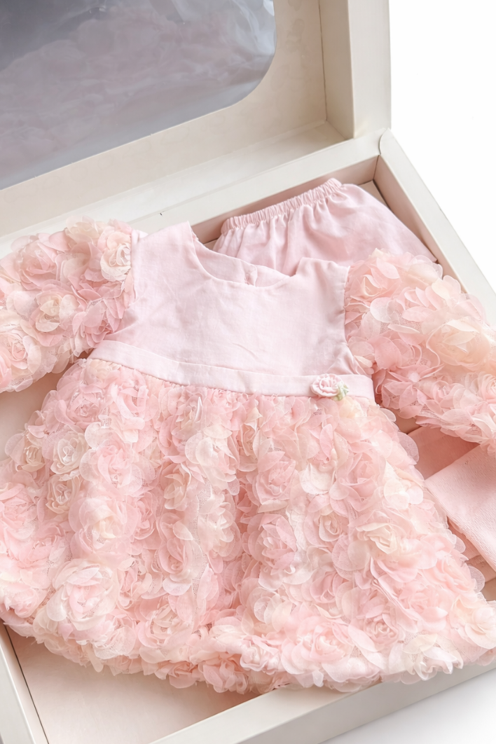Kız Bebek Özel Gün Elbisesi 3 Boyutlu Gül Tül Detaylı Set